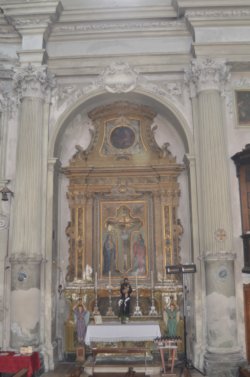 Parete destra, Terza Cappella: Altare del Crocifisso